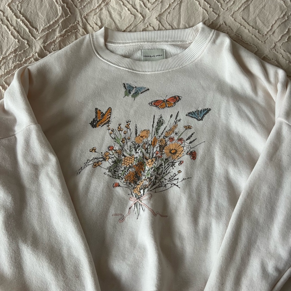 Floral Butterfly Cream Sweatshirt